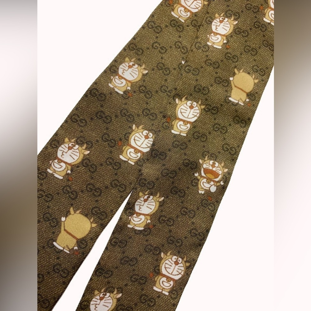 Gucci x Doraeman Limited Edition Mini Scarf/Twilly - Picture 2 of 8